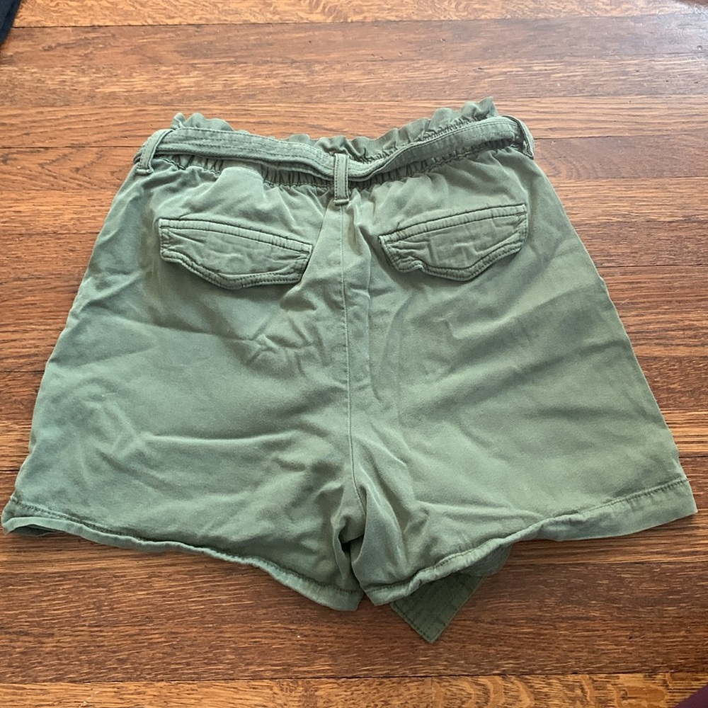 Banana Republic Green Women's Shorts - Picture 2 of 5